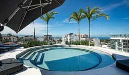 D'Vine Luxury Escape - Image 2