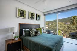 D'Vine Luxury Escape - Image 5