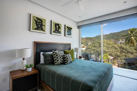 D'Vine Luxury Escape - Image 5